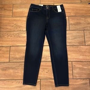 Style and Co. NWT Skinny Jeans Short Length